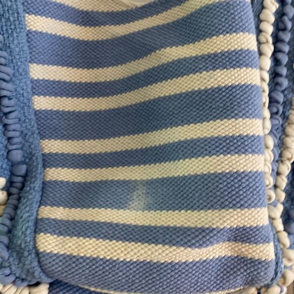 TWIG & Arrow Tote Blue and White Os - Picture 3 of 9